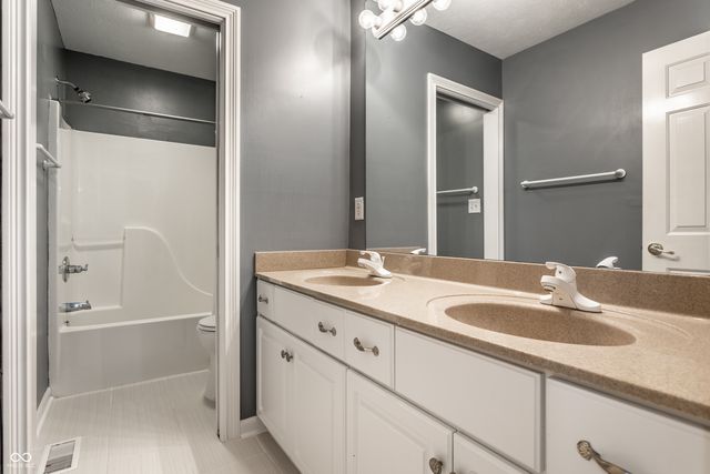 7821 Timber Run Court, Indianapolis, IN 46256