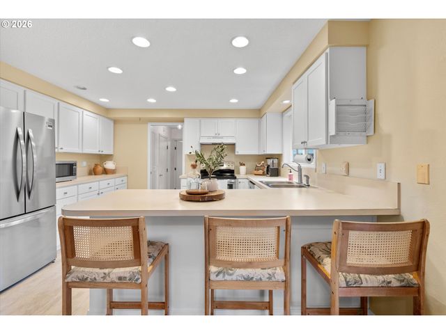 668 Ne 21ST Ave, Hillsboro, OR 97124