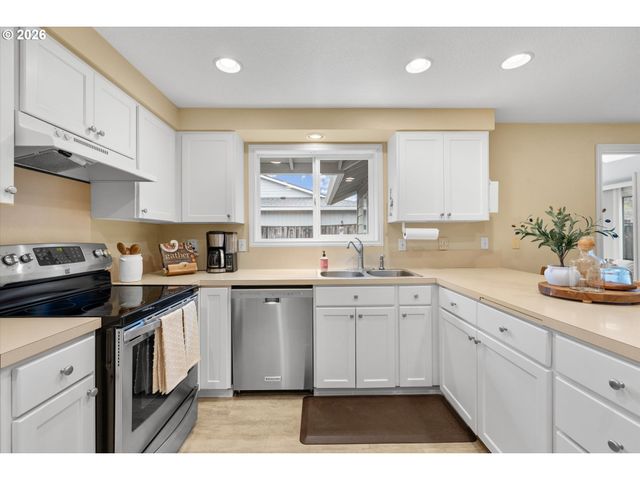 668 Ne 21ST Ave, Hillsboro, OR 97124