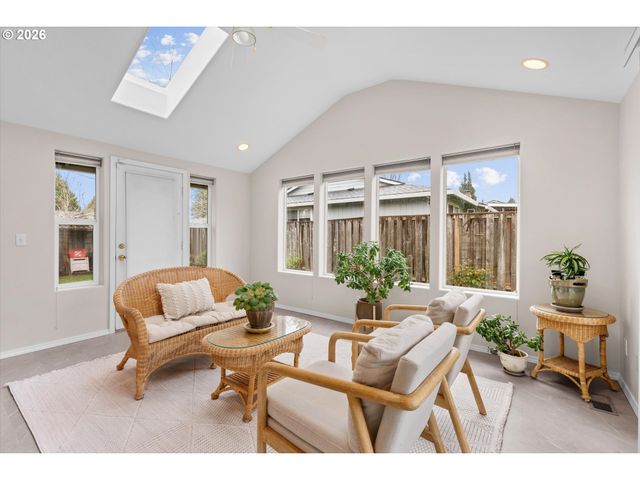 668 Ne 21ST Ave, Hillsboro, OR 97124