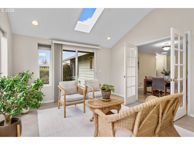 668 Ne 21ST Ave, Hillsboro, OR 97124