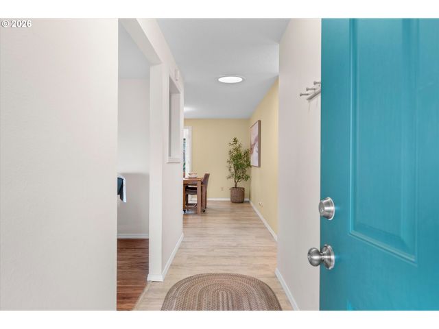 668 Ne 21ST Ave, Hillsboro, OR 97124