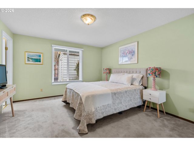 668 Ne 21ST Ave, Hillsboro, OR 97124