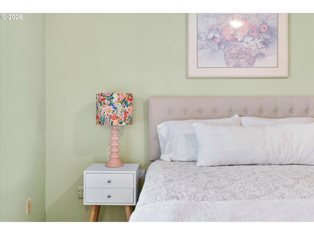 668 Ne 21ST Ave, Hillsboro, OR 97124