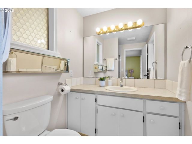 668 Ne 21ST Ave, Hillsboro, OR 97124