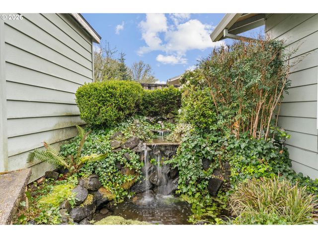 668 Ne 21ST Ave, Hillsboro, OR 97124