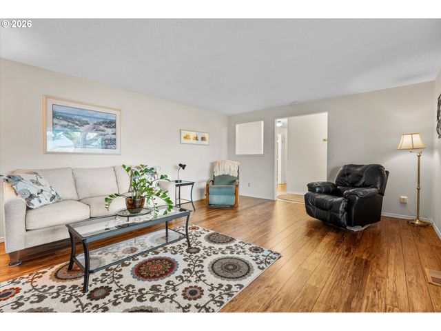 668 Ne 21ST Ave, Hillsboro, OR 97124