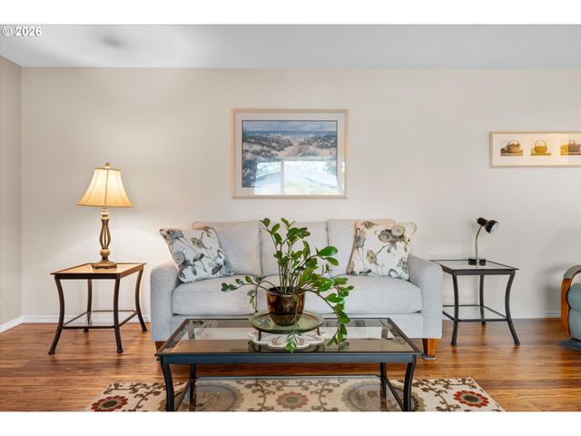 668 Ne 21ST Ave, Hillsboro, OR 97124