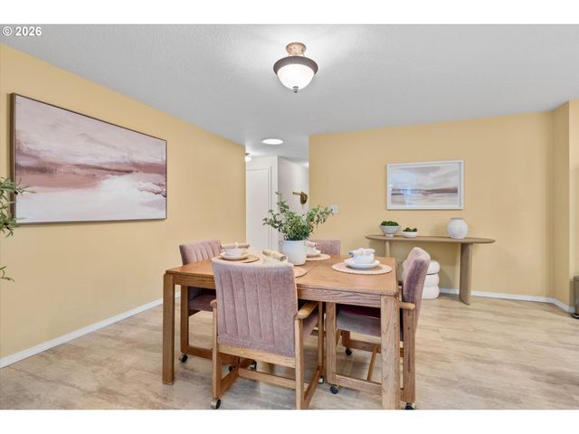 668 Ne 21ST Ave, Hillsboro, OR 97124