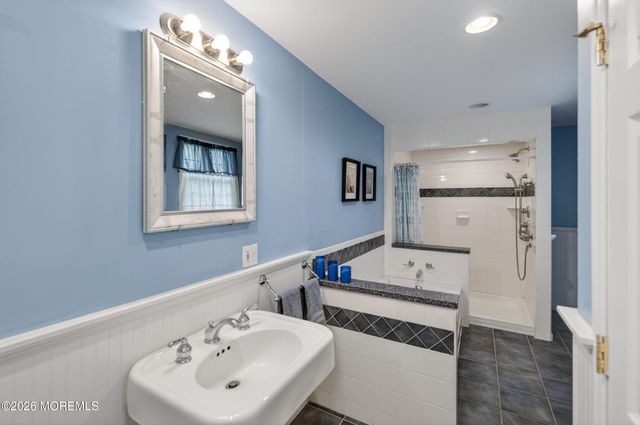 16 Oneida Avenue, Atlantic Highlands, NJ 07716