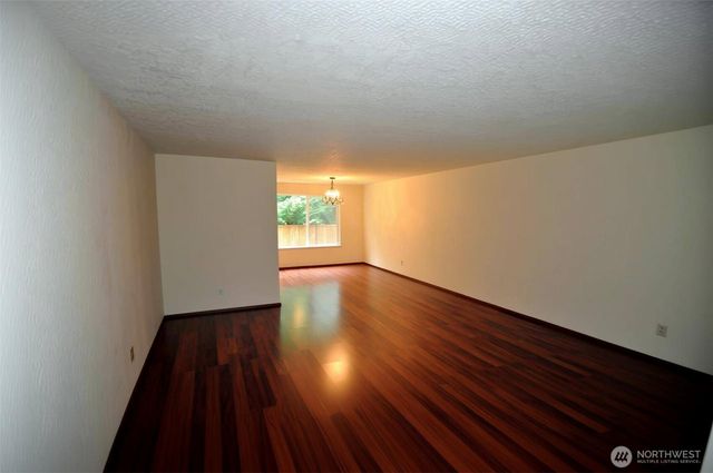 23525 SE 32nd Way, Sammamish, WA 98029