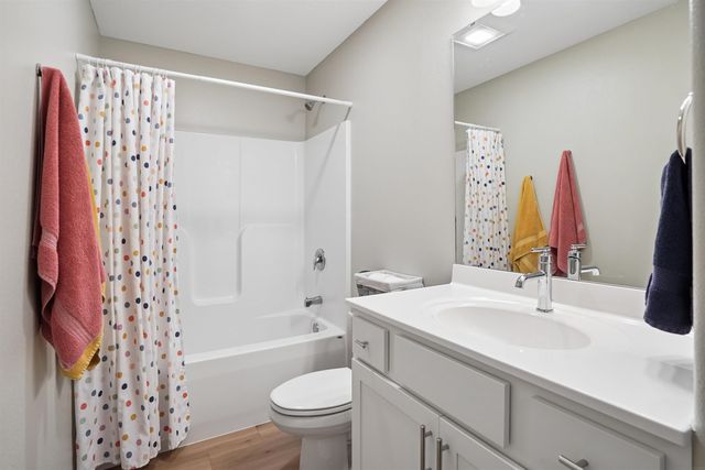 1337 Partridge Lane, Waterloo, IA 50701