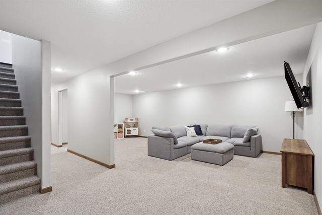 1337 Partridge Lane, Waterloo, IA 50701