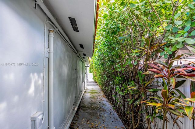 1360 SW 16th St, Miami, FL 33145