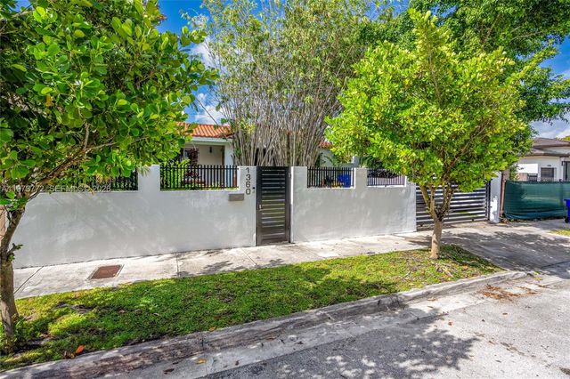 1360 SW 16th St, Miami, FL 33145