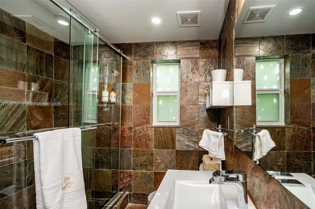 1360 SW 16th St, Miami, FL 33145