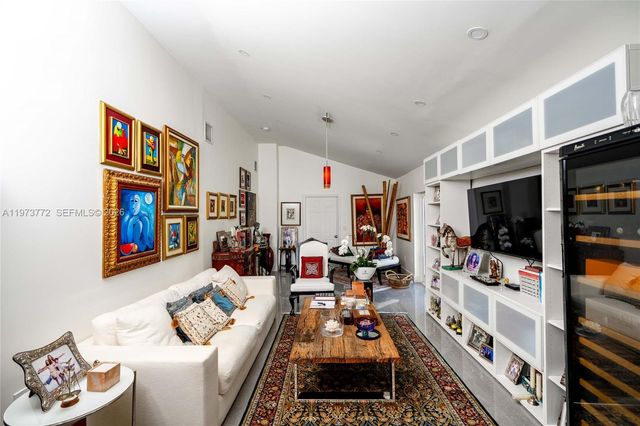 1360 SW 16th St, Miami, FL 33145