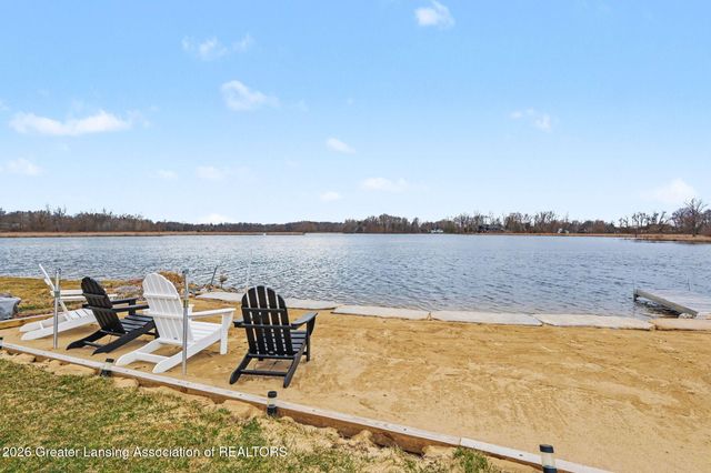 8573 W Lakeshore Drive, Perry, MI 48872