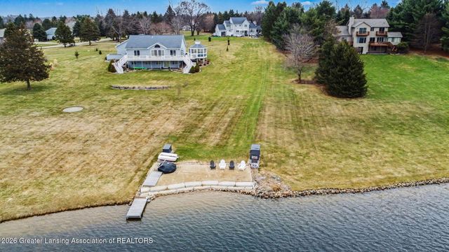 8573 W Lakeshore Drive, Perry, MI 48872