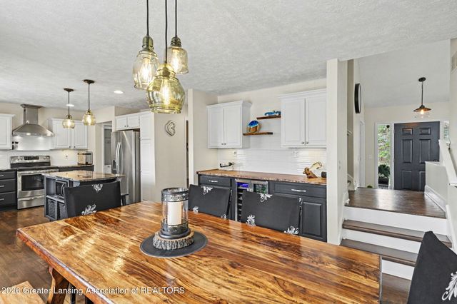 8573 W Lakeshore Drive, Perry, MI 48872