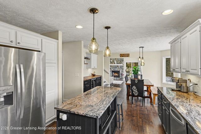 8573 W Lakeshore Drive, Perry, MI 48872