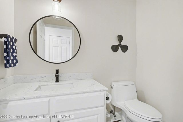 8573 W Lakeshore Drive, Perry, MI 48872