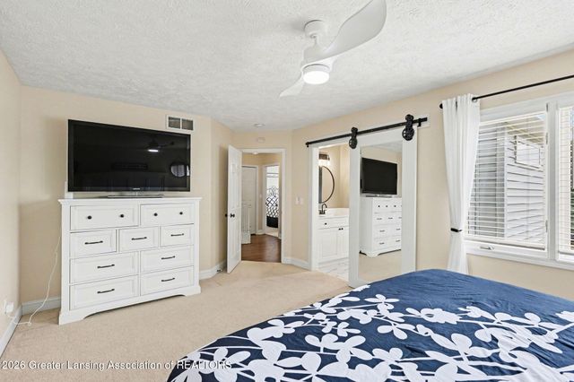 8573 W Lakeshore Drive, Perry, MI 48872