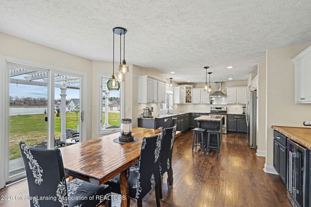 8573 W Lakeshore Drive, Perry, MI 48872