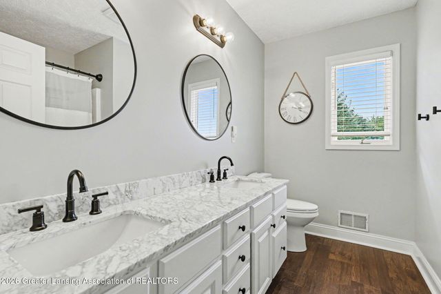 8573 W Lakeshore Drive, Perry, MI 48872