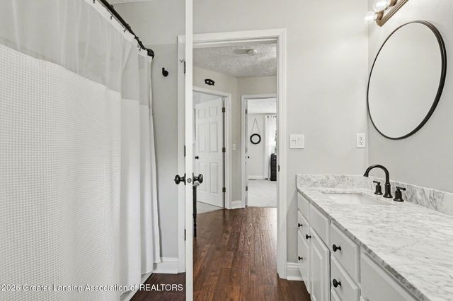 8573 W Lakeshore Drive, Perry, MI 48872