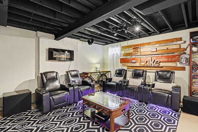 8573 W Lakeshore Drive, Perry, MI 48872