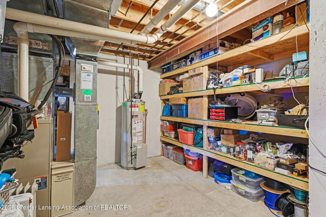 8573 W Lakeshore Drive, Perry, MI 48872