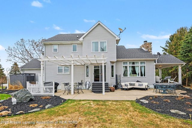 8573 W Lakeshore Drive, Perry, MI 48872