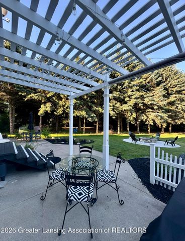 8573 W Lakeshore Drive, Perry, MI 48872