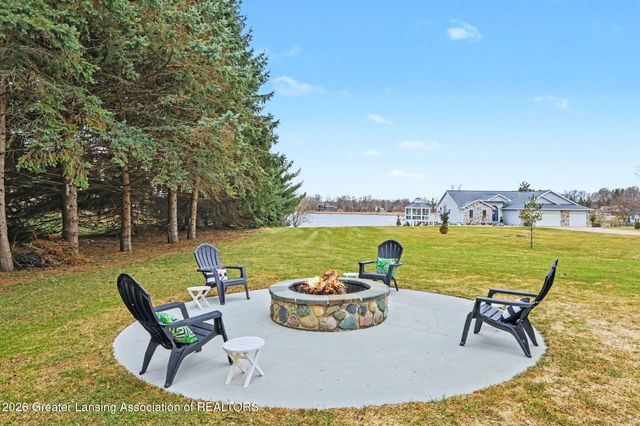 8573 W Lakeshore Drive, Perry, MI 48872
