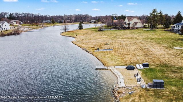 8573 W Lakeshore Drive, Perry, MI 48872