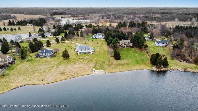 8573 W Lakeshore Drive, Perry, MI 48872