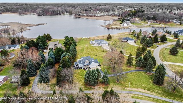 8573 W Lakeshore Drive, Perry, MI 48872