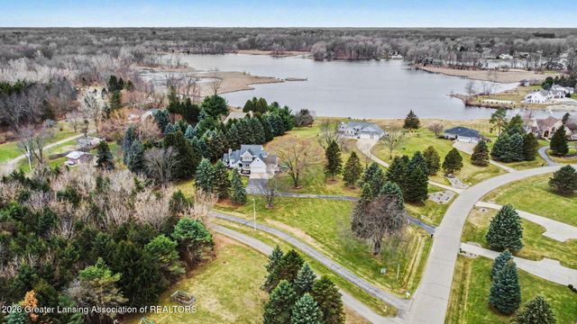 8573 W Lakeshore Drive, Perry, MI 48872