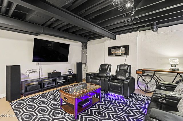 8573 W Lakeshore Drive, Perry, MI 48872