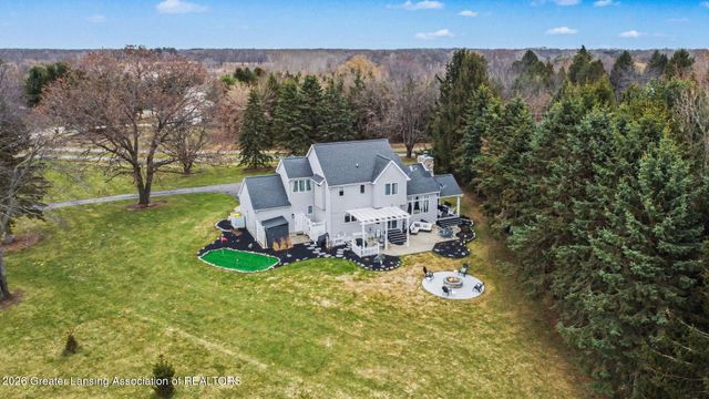 8573 W Lakeshore Drive, Perry, MI 48872