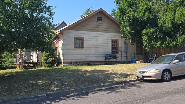 1642 Crescent Avenue, Klamath Falls, OR 97601