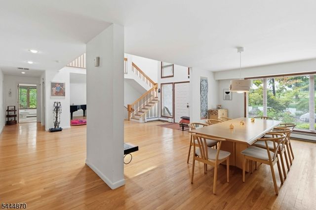 174 Brooklake Rd, Florham Park Boro, NJ 07932
