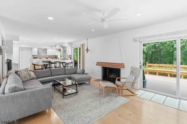 174 Brooklake Rd, Florham Park Boro, NJ 07932