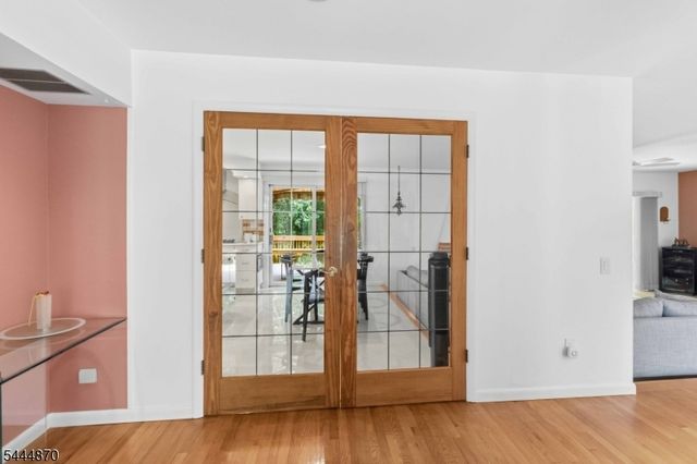 174 Brooklake Rd, Florham Park Boro, NJ 07932