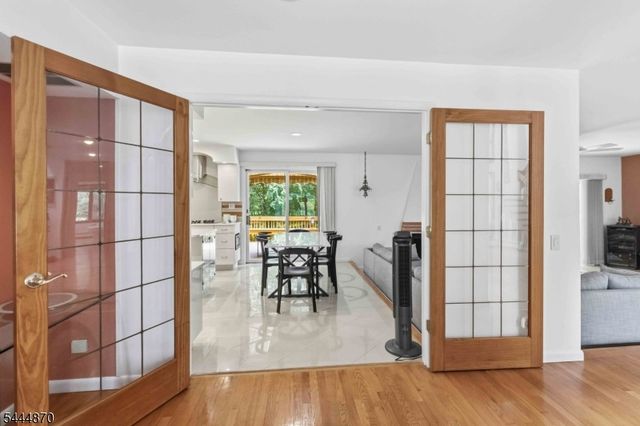 174 Brooklake Rd, Florham Park Boro, NJ 07932