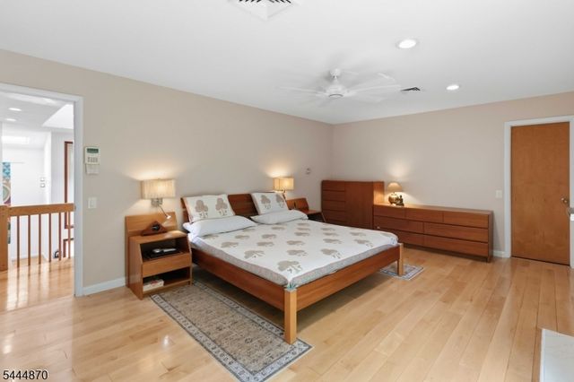 174 Brooklake Rd, Florham Park Boro, NJ 07932