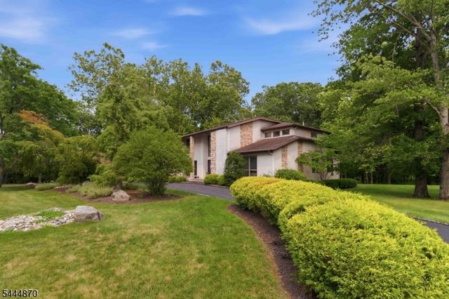 174 Brooklake Rd, Florham Park Boro, NJ 07932