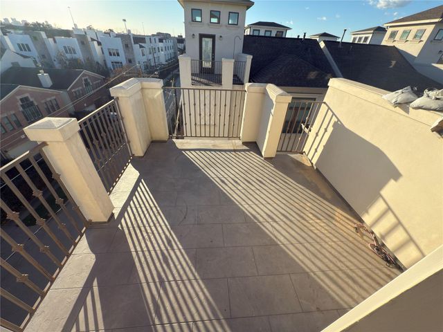 5640 Larkin Street, Houston, TX 77007