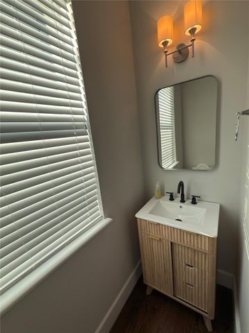 5640 Larkin Street, Houston, TX 77007